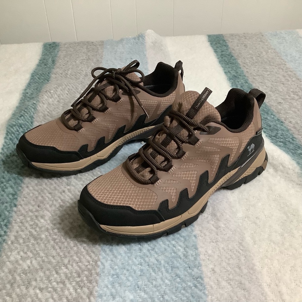 Camel Crown Mountain Men’s waterproof hiking shoes size 9.5 new without tag